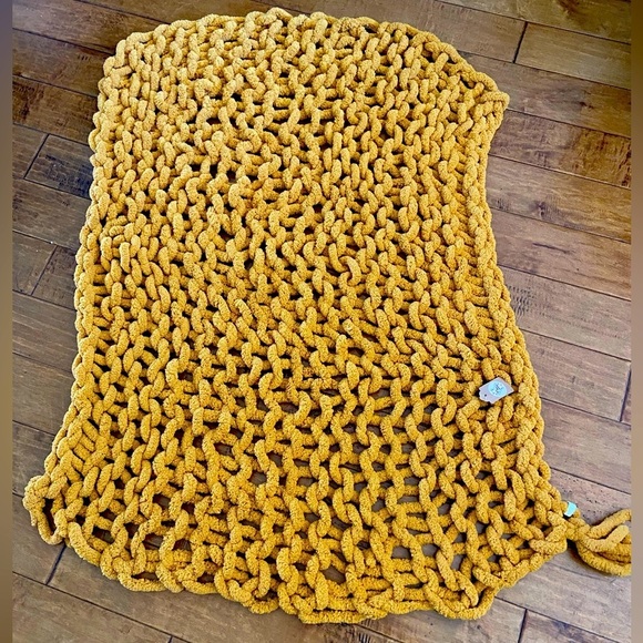 Handmade Chunky Throw Blanket 50”x40” 5 Colors. - Picture 3 of 11